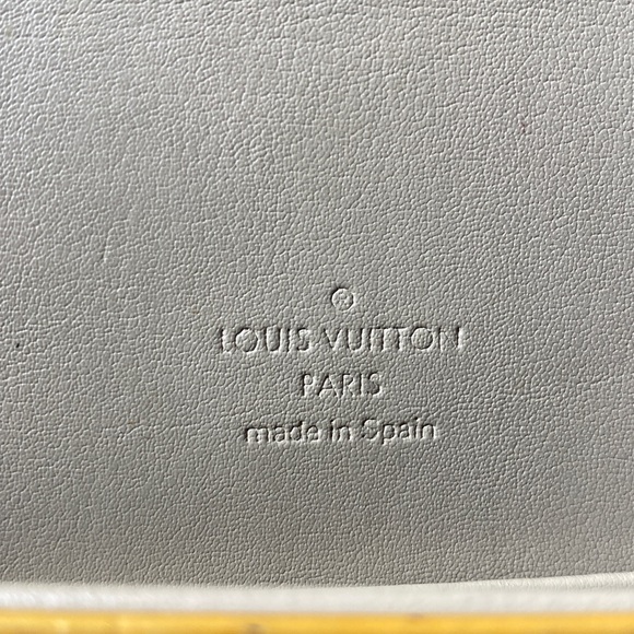 Authentic Louis Vuitton Vernis Monogram Thompson Street Flap Bag - Picture 7 of 17